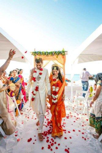 mobile - carousel-hero-element image-0