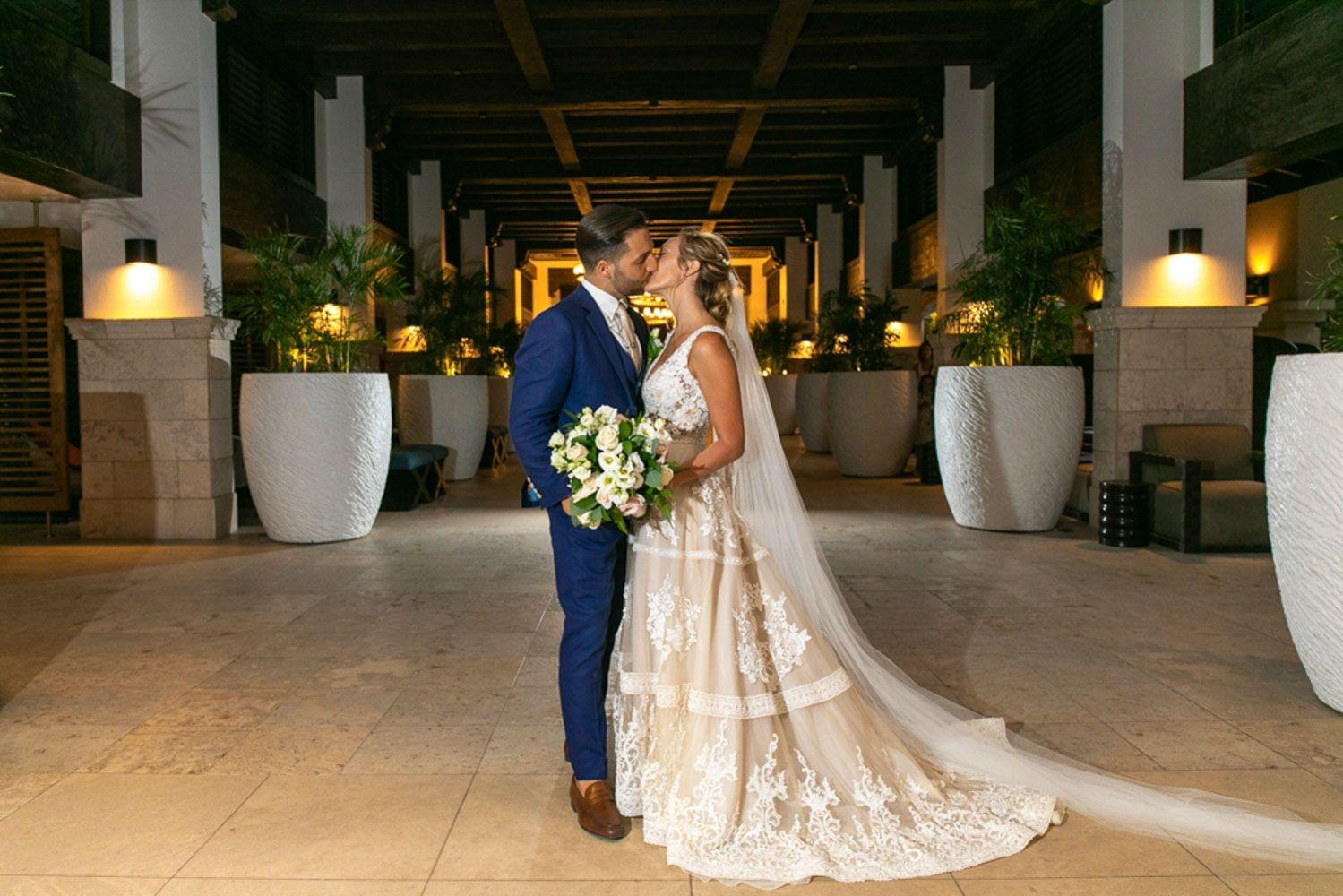 carousel-hero-element image-8