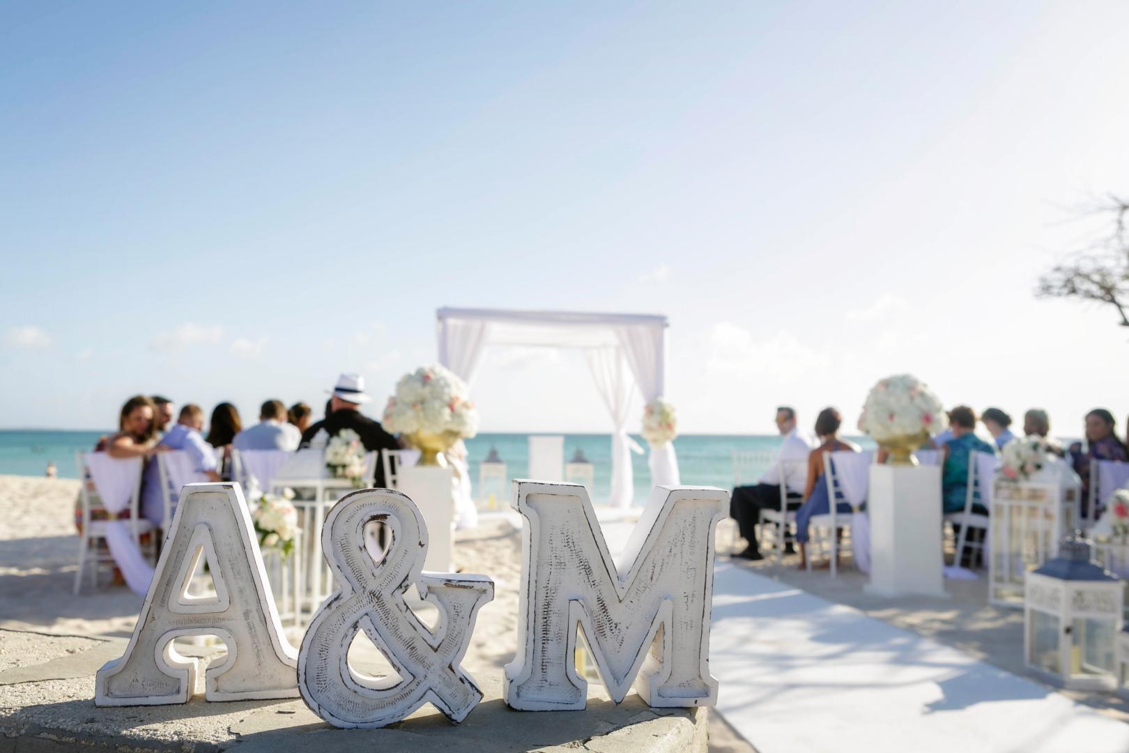 carousel-hero-element image-16